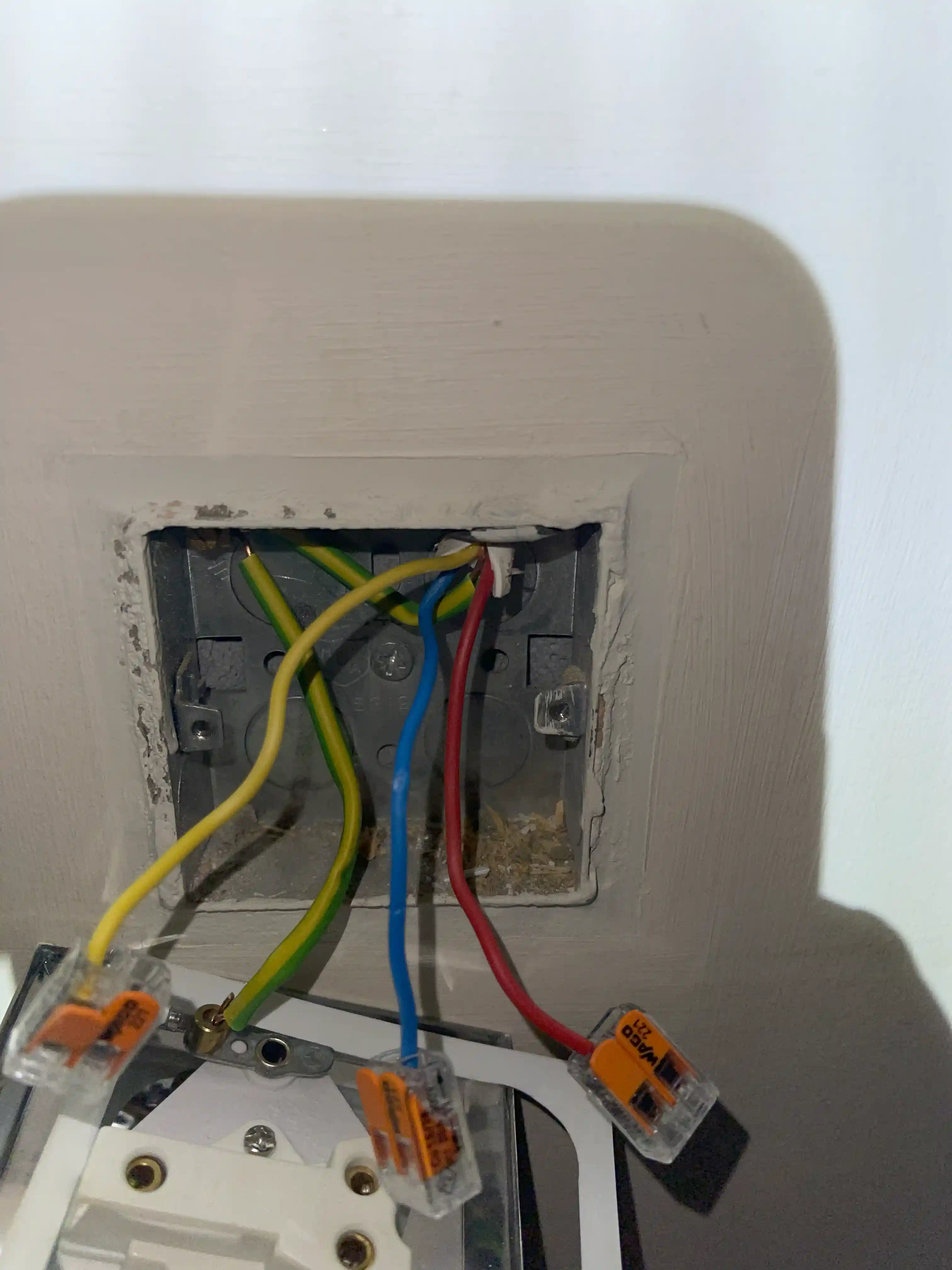 24 Hours Emergency Electrician near South Norwood